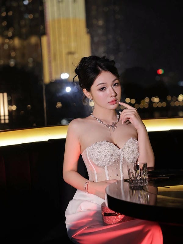 Ảnh Sex Trần Hà Linh 10