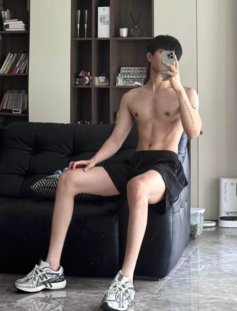 Ảnh trai 6 múi khoe body 21