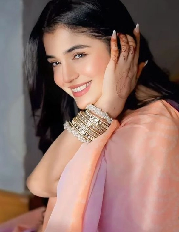 Stylish Girl DP 31