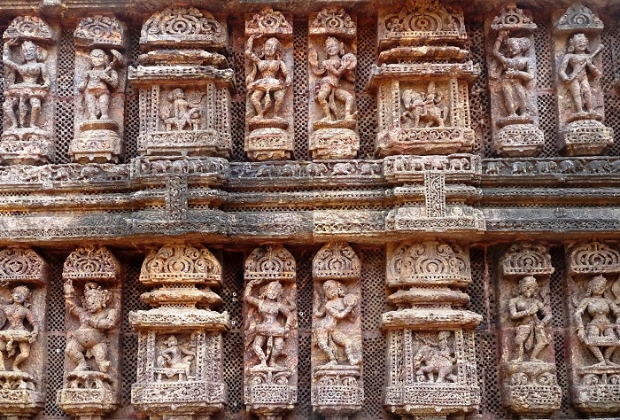 Các bức tượng Đền mặt trời Konark Ấn Độ có những nét chạm khắc rất chi tiết.