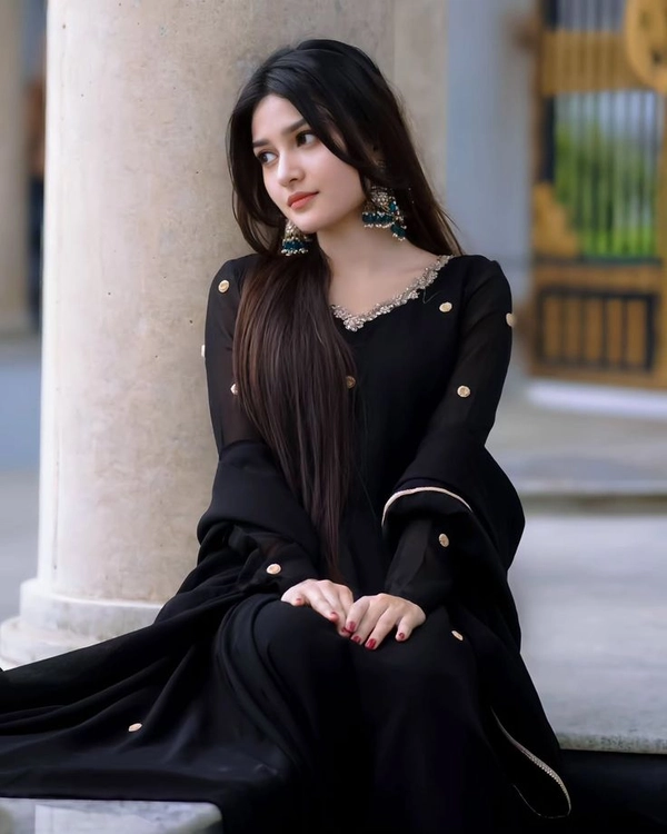 Stylish Girl DP 37