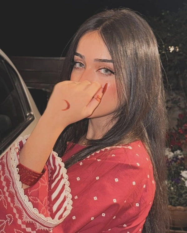 Stylish Girl DP 49