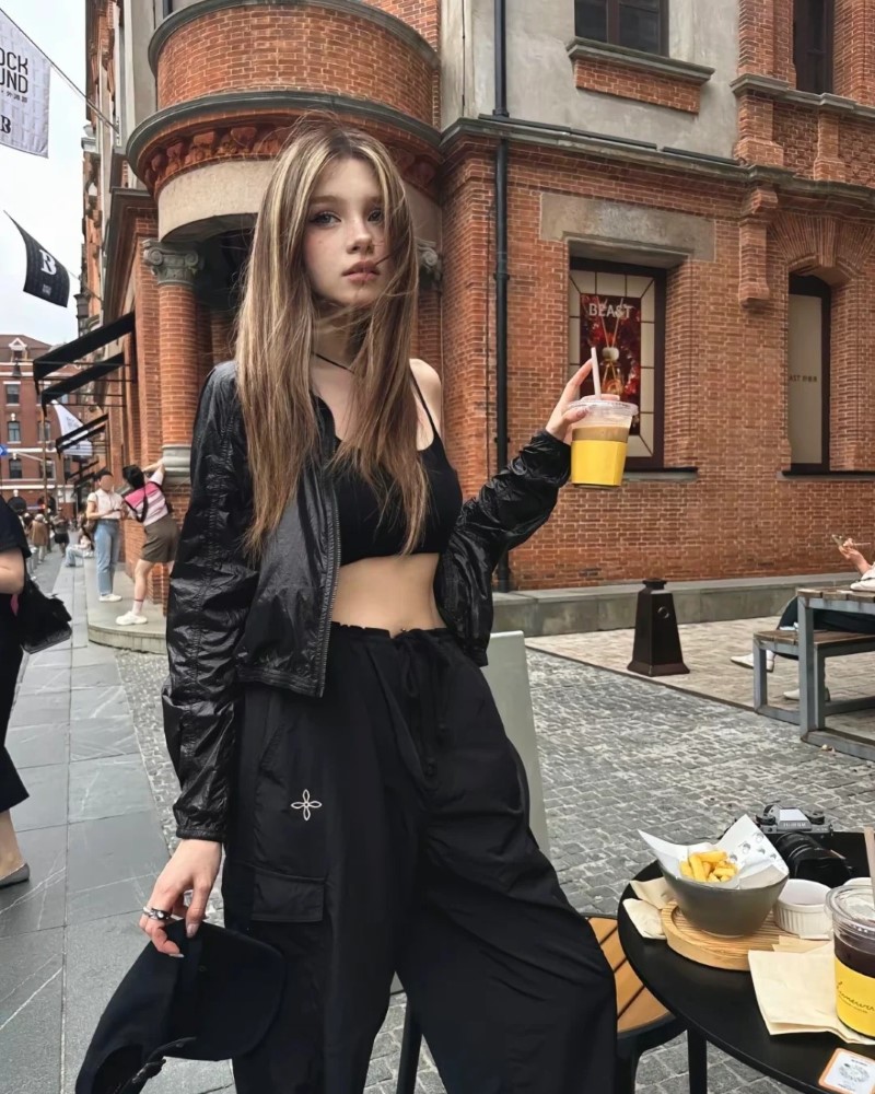 Gái châu Âu 25