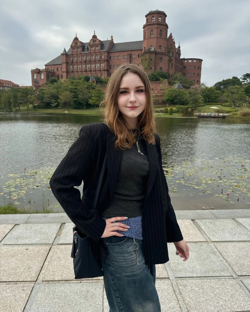 Gái châu Âu 15