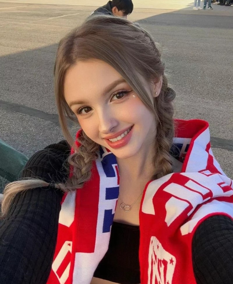 Gái châu Âu 13