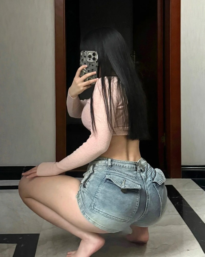 gái mông to 13