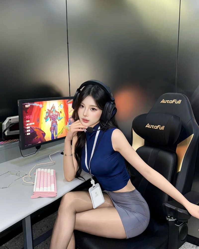 Gái xinh live stream 10