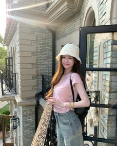 99+ Hình Ảnh Gái Xinh Mặc Pinky Khiến Bạn Say Đắm