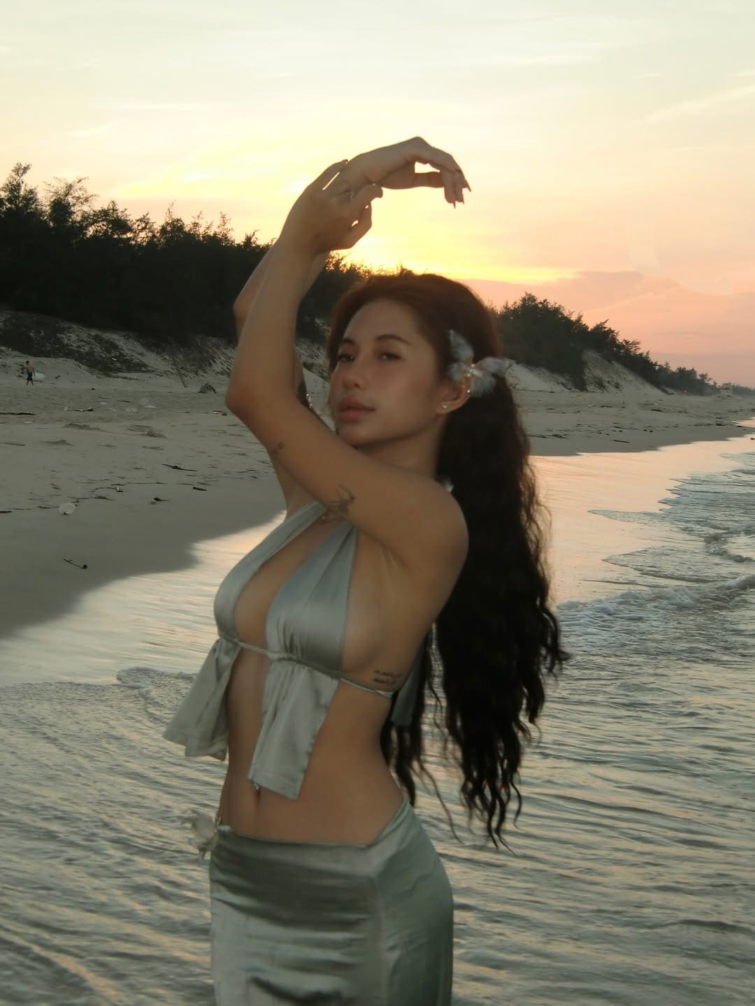 Bikini đi biển phong cách hiện đại giúp mỹ nhân tỏa sáng rực rỡ