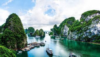 Ba Hang – Ba Hang Động Kỳ Bí, Một Vẻ Đẹp Hòa Quyện Với Biển Cả