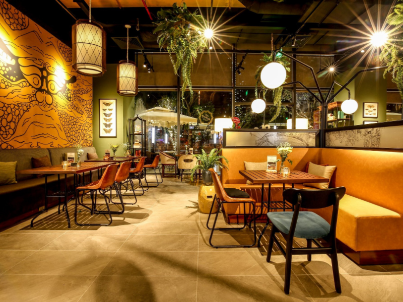 Nói về cà phê view đẹp Sài Gòn thì Runam Bistro không thể bỏ qua.