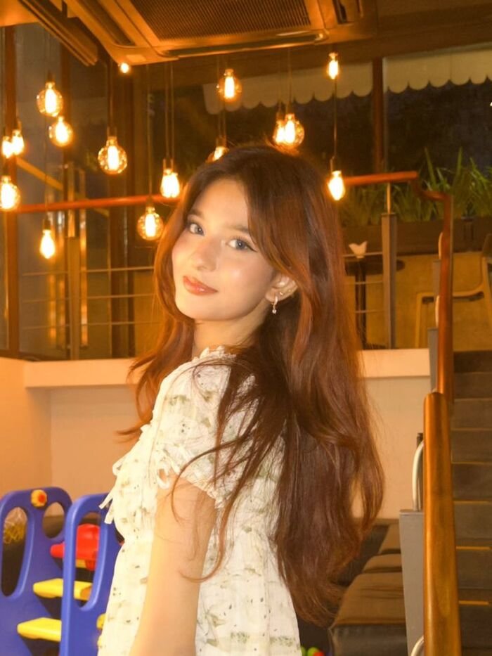 Stylish Girl DP 9