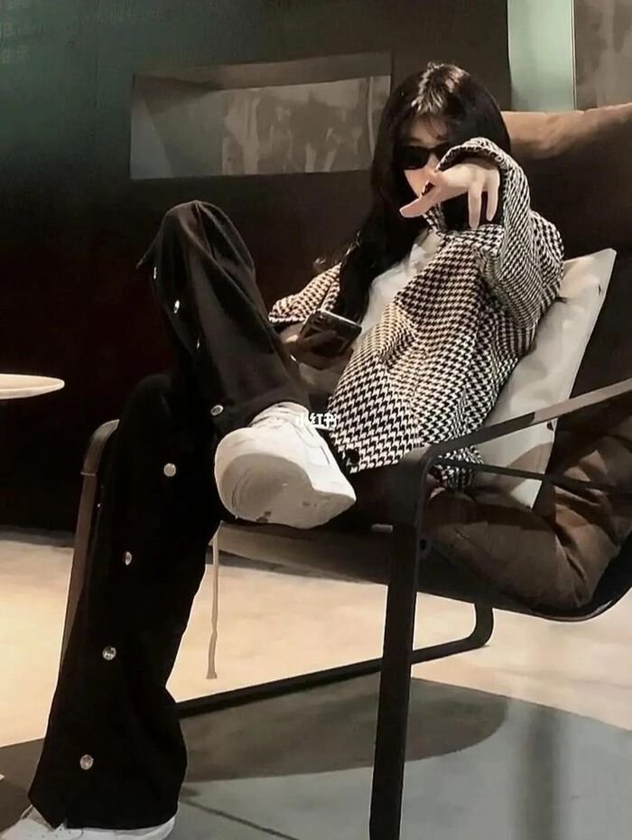 Stylish Girl DP 13