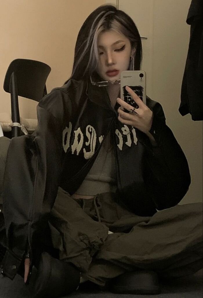 Stylish Girl DP 17