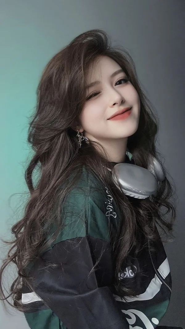 Stylish Girl DP 56