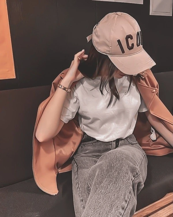 Stylish Girl DP 58