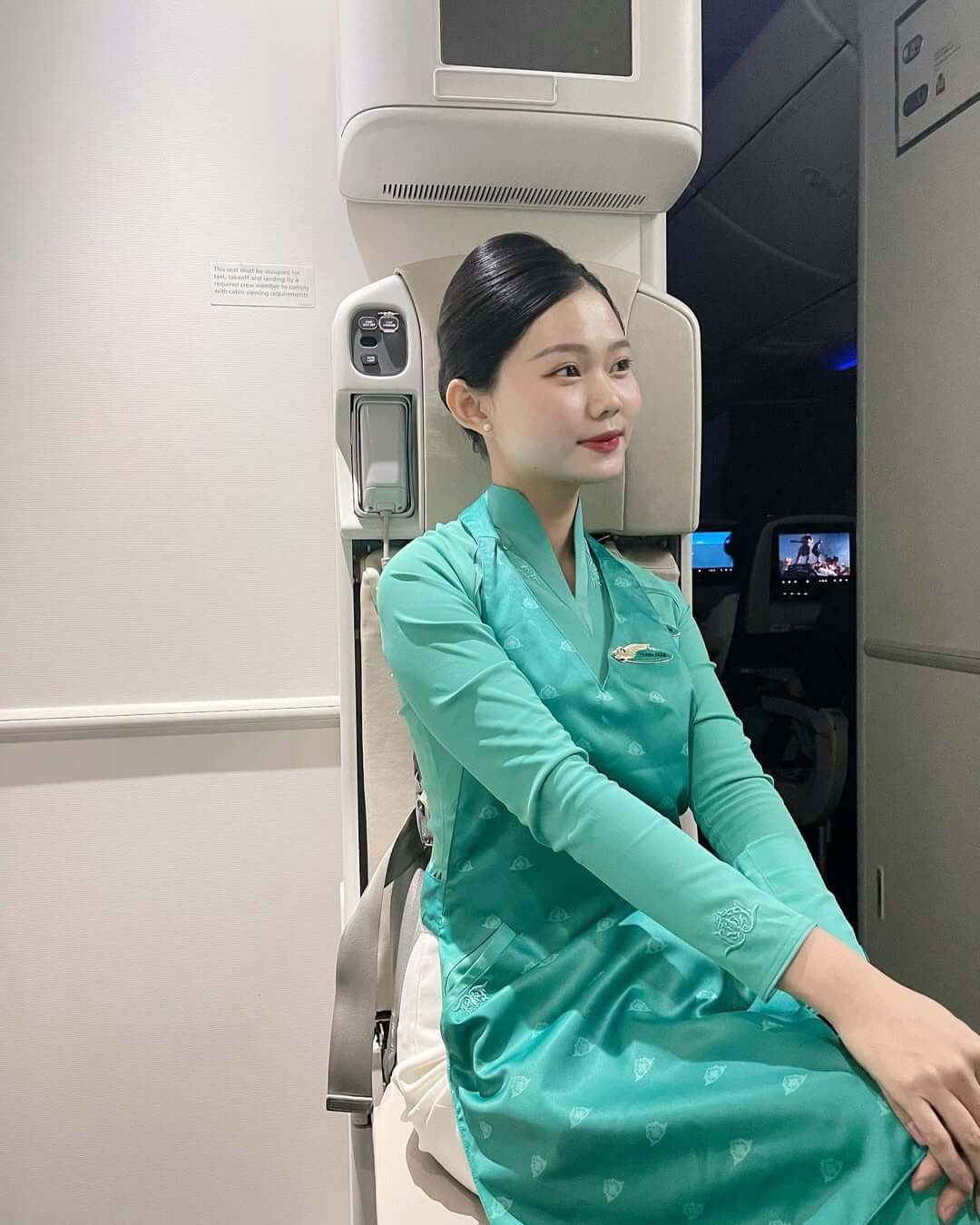 Tiếp viên Vietnam Airline xinh đẹp thu hút ánh nhìn bởi nụ cười rạng rỡ
