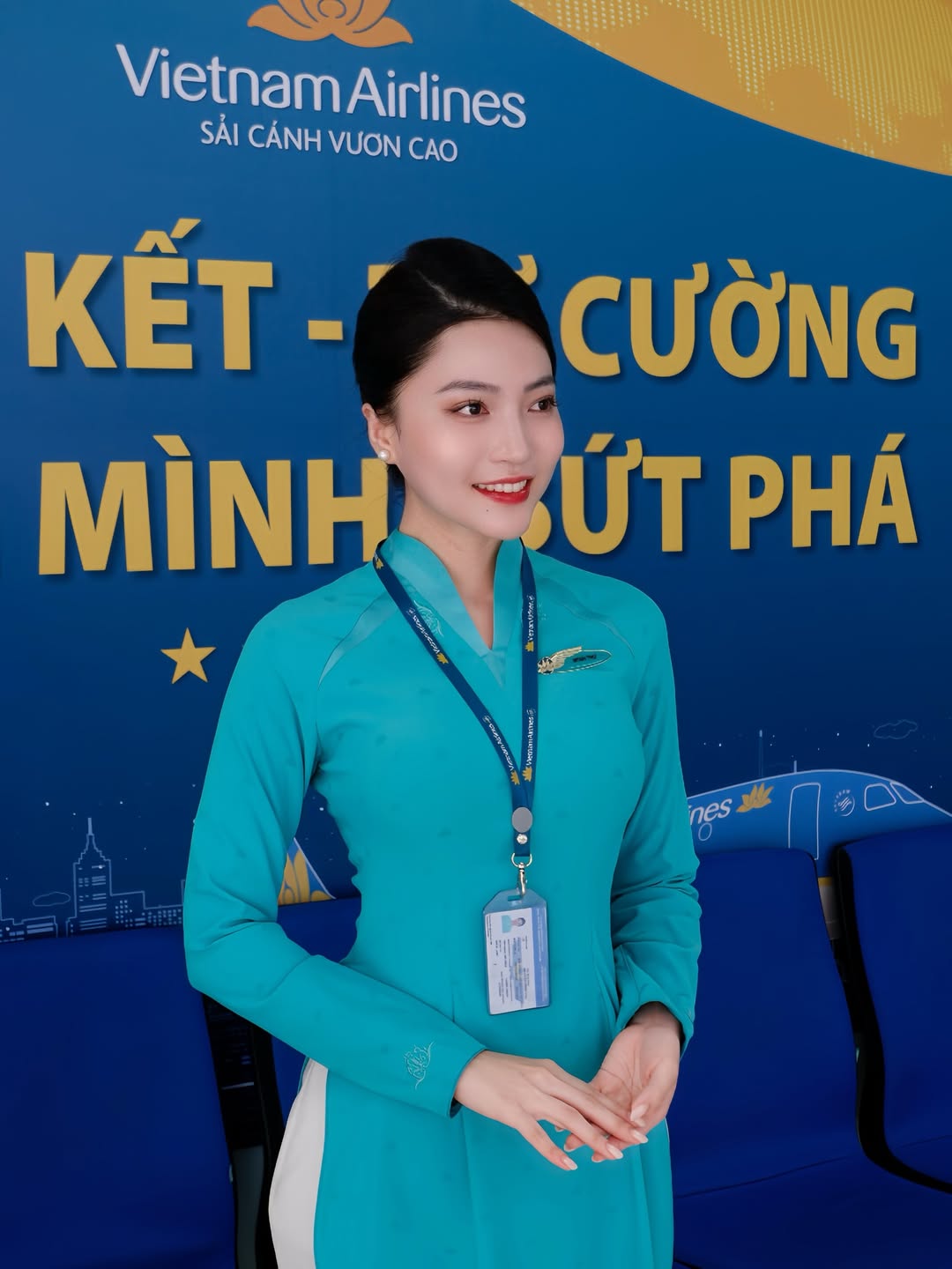 Tiếp viên hàng không khoe vẻ đẹp khỏe khoắn và vóc dáng chuẩn hoa hậu