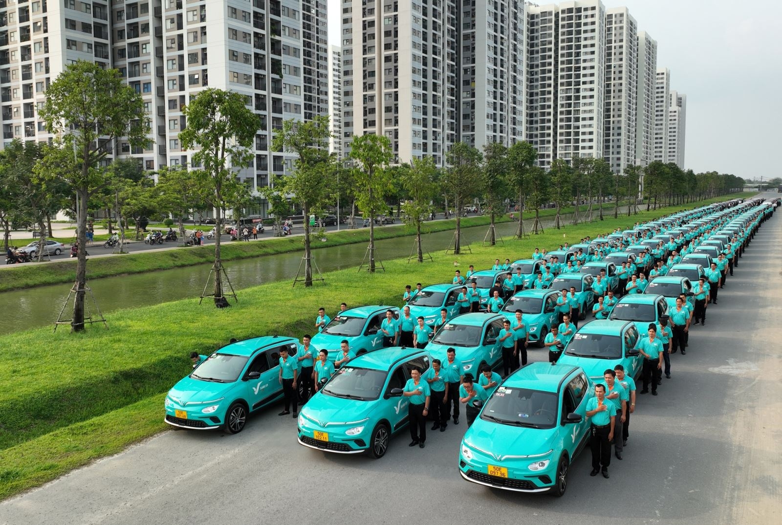 Taxi công nghệ là phương án di chuyển thuận tiện để đến bến bus 2 tầng